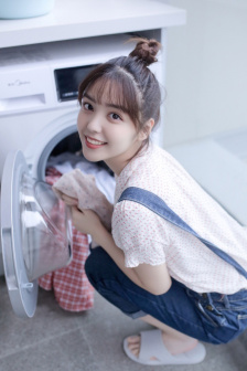 黑丝美女